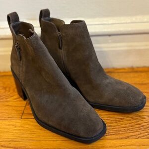 NEW Steve Madden Women’s Safira Booties Brown Suede Leather Size 8